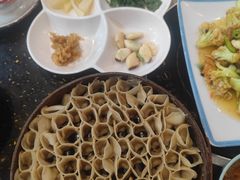 老土炕一绝莜面-王村姑老土炕莜面村(张北店)