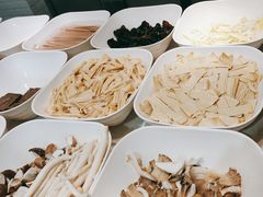 -蜀天上精专麻辣香锅(文定路店)