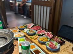 -明洞阿姨·韩式酱蟹烤肉·创意料理(三元桥店)