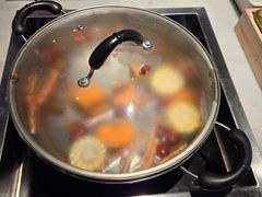 -尚尚仙·酸汤猪手·猪肚鸡火锅(华联万柳购物中心店)