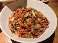 -帅巴人舅母子腊蹄民俗村