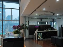 -杭州中升之星奔驰4S店(滨江店)