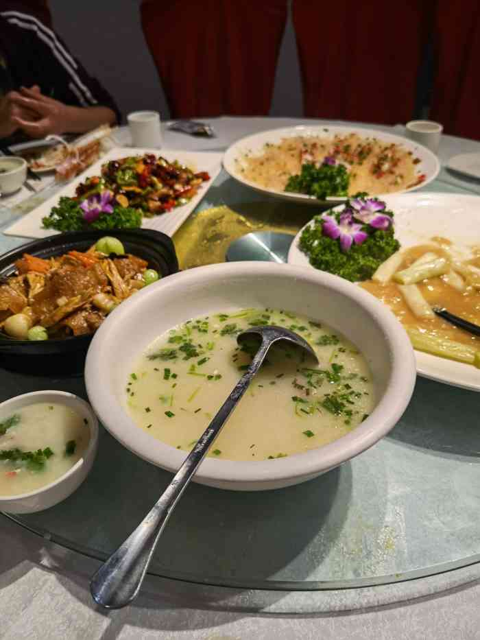 小贝壳海鲜酒楼(西荷花园店)-"今天家里老人过生日,在小贝壳请吃饭.