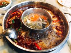 酸菜鸳鸯锅底-蜀滋香鲜鱼美蛙火锅(339店)