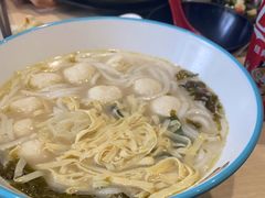 -灵芝妹子海鲜米线(劳动公园店)
