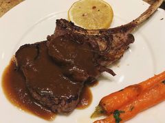 牛排-松山湖凯悦酒店·Café自助餐厅·周末火舞秀表演