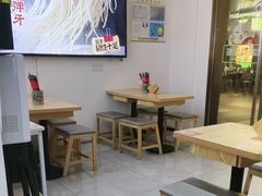 -魔都三兄弟酸辣粉·蘸卤炸串(虹桥万科店)