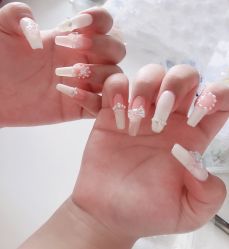 -爱美睫美甲会馆