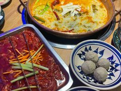 -洱火云南酸菜牛肉火锅(石景山当代商城店)