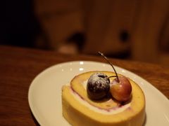 覆盆子酱浮云卷-black rainbow coffee