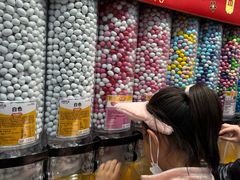 -m豆巧克力世界(上海世茂广场店)