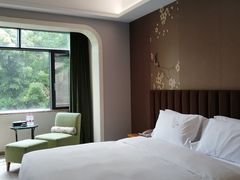 -泸州泸舍酒店(江阳区水井沟步行街店)