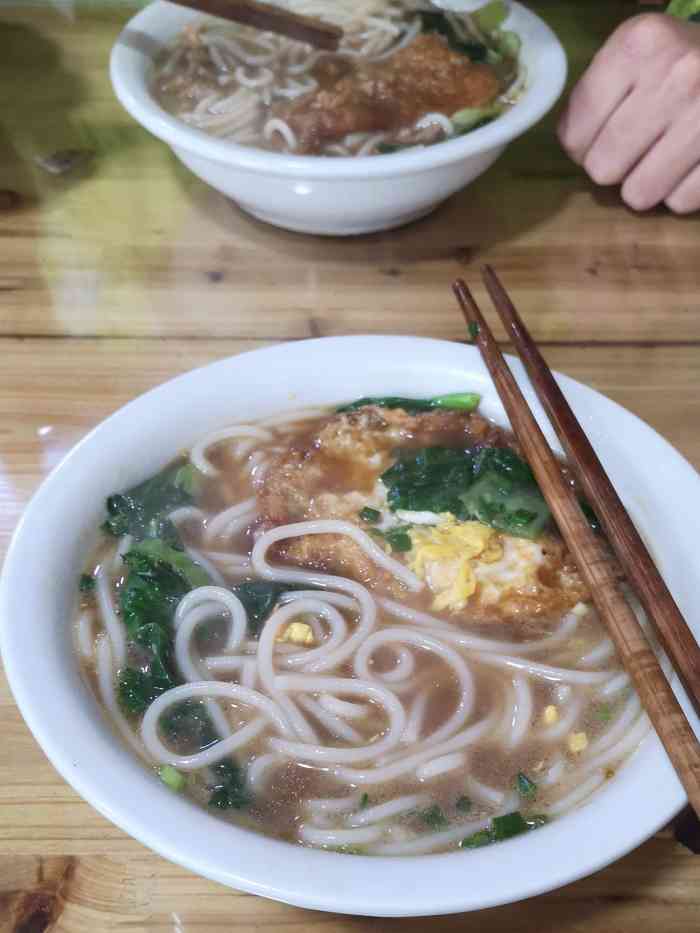 正宗上饶仙妈粉(书乡路店)-"浓浓的粉汤,配上肉丝和猪肝,吃到嘴里,粉.