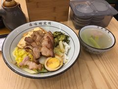 经典五花肉饭-狮头牌卤味研究所·卤味饭(花城汇南区店)