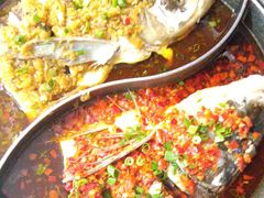 -阿瓦山寨·湘菜现炒·剁椒鱼头王(咸阳总店)