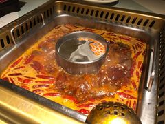 现钞底料牛油锅-雾都渣渣火锅(南城智汇城店)