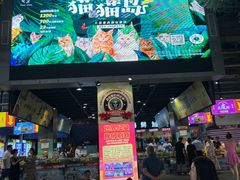 -三亚火车头万人海鲜广场