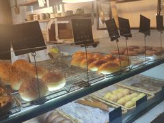 面包甜点陈列柜-仙峰天然面包(迎宾路店)