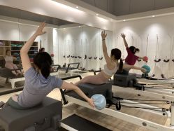 -静待花开瑜伽尊巴会馆