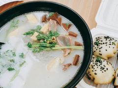-小杨生煎(金山百联购物中心3楼店)