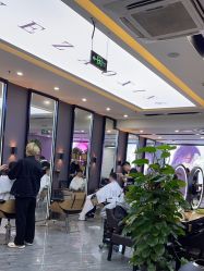 点击看大图 -藤野造型烫染·漂发