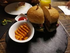 -HIGH FIVE哈福手工汉堡(桂林路店)