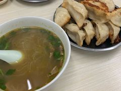 -黄阿姨锅贴大王(万航渡路店)