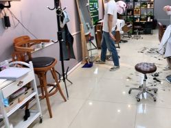点击看大图 -关于我们造型工作室
