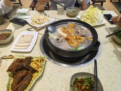 -九寨特色牦牛肉汤锅 羊肉汤锅