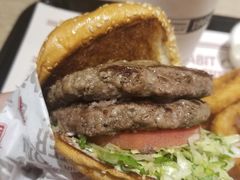 -The Habit Burger Grill 哈比特汉堡(爱琴海店)