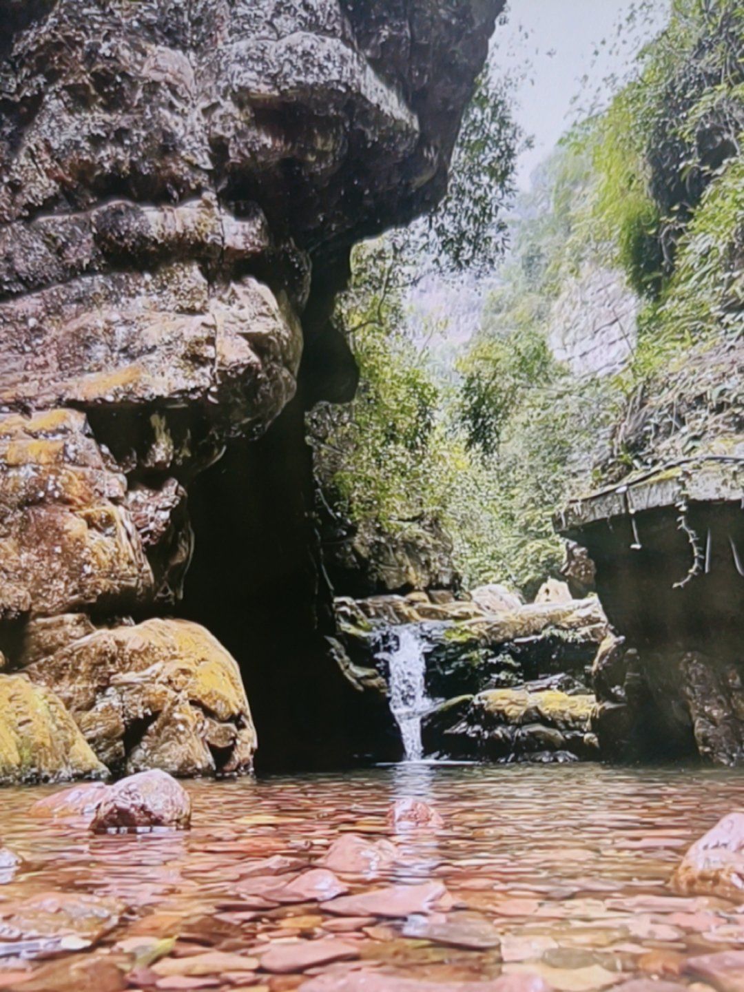 武宣百崖大峡谷,青山绿水,空气清新
