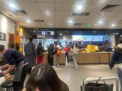 -麦当劳(上海虹桥站30B检票口楼上)