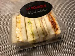 -Salon de The de Joel Robuchon(外滩18号店)