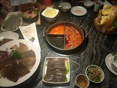 -热火朝天鲜切牛肉火锅(南强街巷店)