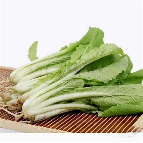 这个季节的小白菜很新鲜，适合清炒