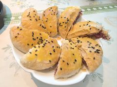玫瑰鲜花饼-云海肴·汽锅鸡·云南菜(高德置地店)