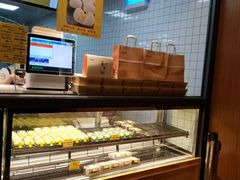 面包甜点陈列柜-鲍师傅糕点(江苏路店)