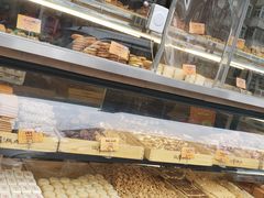 面包甜点陈列柜-壹心榴莲千层蛋糕甜品店