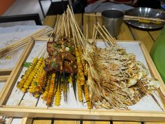 -山野的朋友露营炭火烤肉