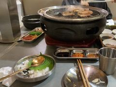 -围炉肉舍•炭烤活鳗•丹东海鲜烤肉(步行街店)