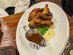 火焰猪肘-1886德国汽车餐厅(外滩十六铺码头店)