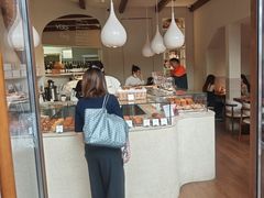 -VERIE BAKEHOUSE