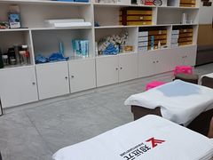 -郑远元专业修脚房(国顺东路店)