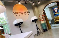 -变画·发型STUDIO