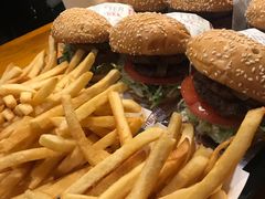 -The Habit Burger Grill 哈比特汉堡(复兴soho店)