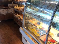 面包甜点陈列柜-一鸣真鲜奶吧(汇金店)