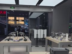 -DJI大疆(深圳华强北曼哈授权体验店)