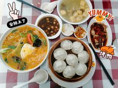鸡汁汤包-苓记南京鸭血粉丝.皮肚面(县东巷店)