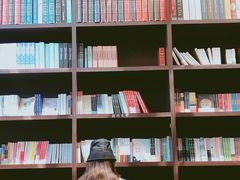 -钟书阁(松江泰晤士小镇店)