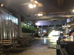 -何师烧烤·香辣蟹·川菜·30年老品牌(太古里旗舰店)